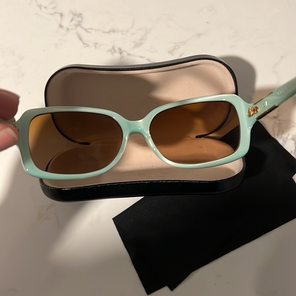 Beautiful sunglasses by Ralph Lauren - Picture 7 of 7